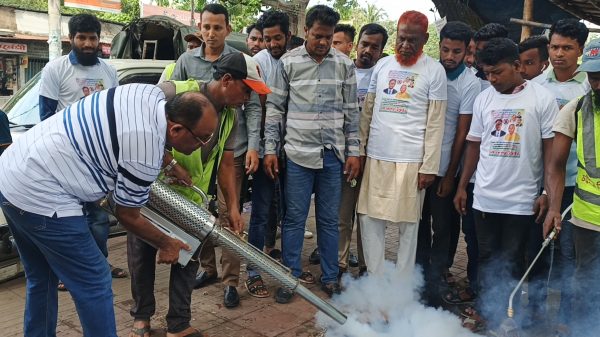 মশা মারার দায়িত্ব কেবল সিটি কর্পোরেশনের নয় এনিয়ে এলাকাবাসীকে সচেতন থাকতে হবে বলেছেন- জাহাঙ্গীর আলম দুলাল