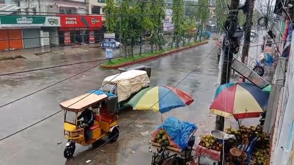 মুন্সীগঞ্জে লঘুচাপের প্রভাবে দিনভর হালকা বৃষ্টি