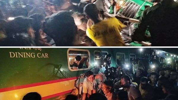 কালুরঘাট সেতুতে ট্রেনের ধাক্কায় দুমড়েমুচড়ে গেল অটোরিকশা